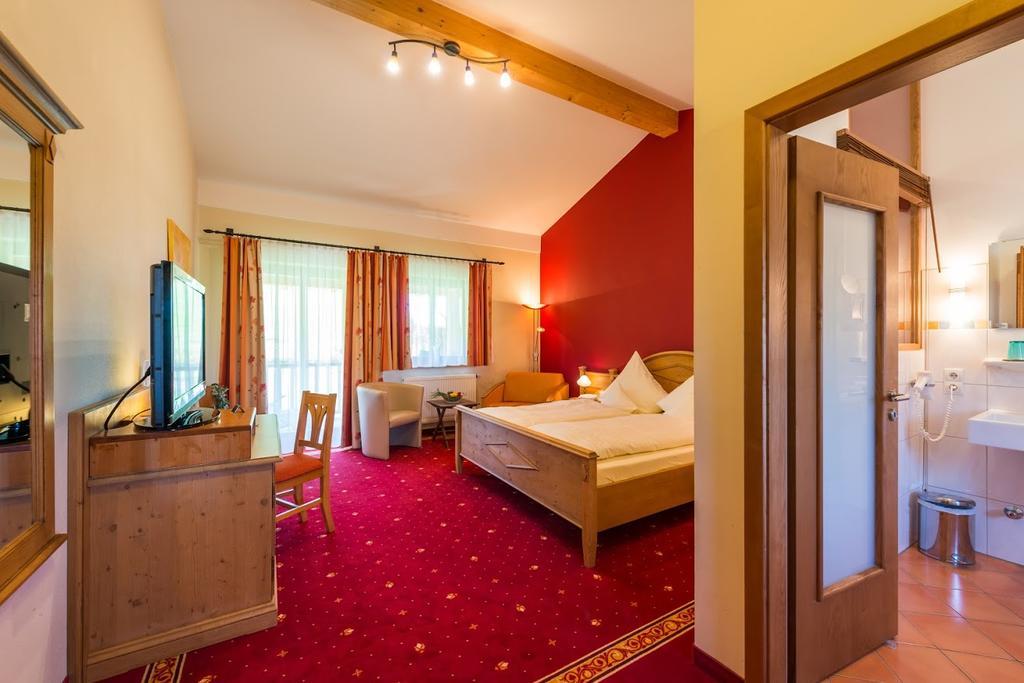 Landhotel Sportalm フィリップシュロイト エクステリア 写真